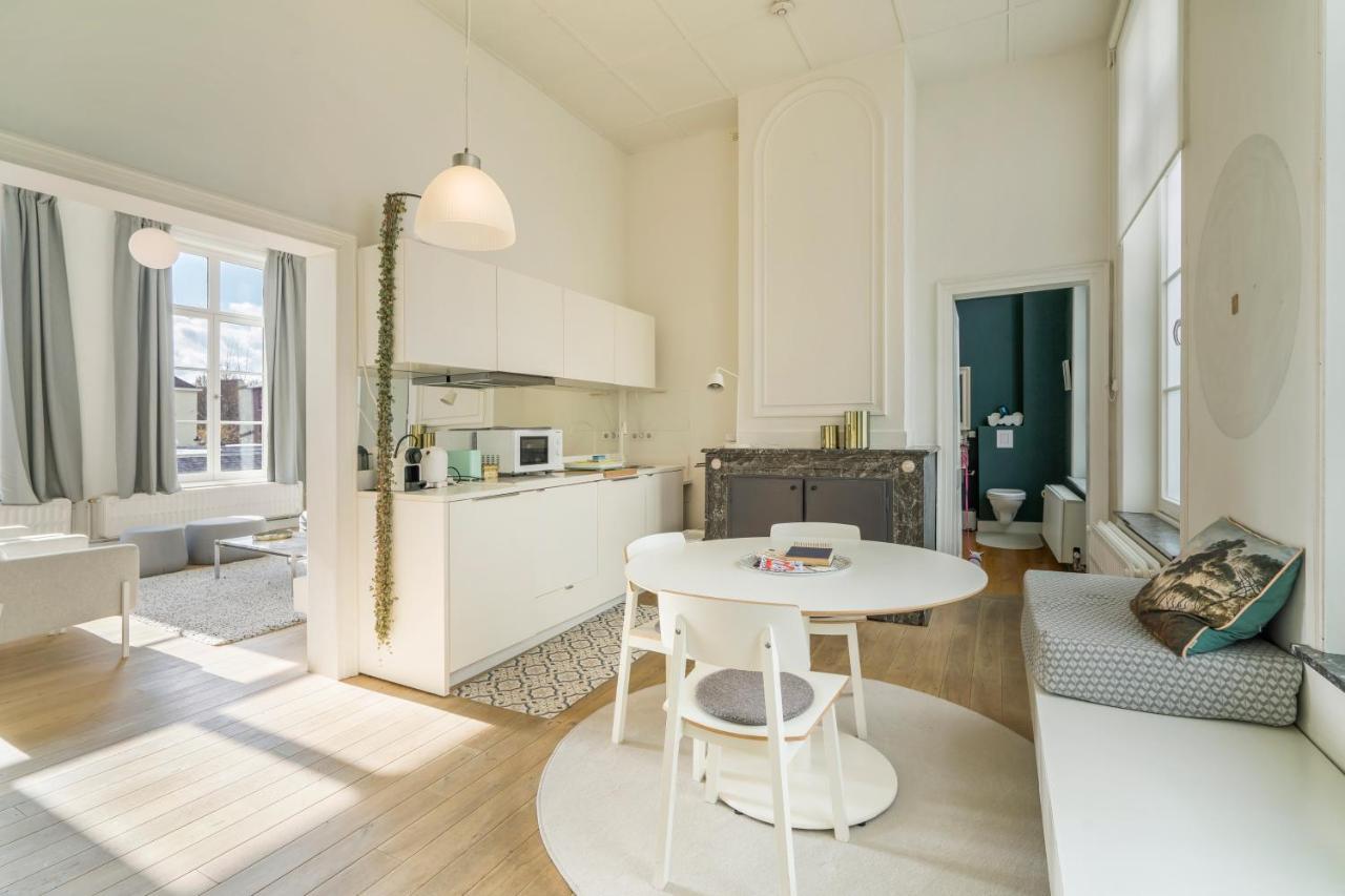 Obelisque Apartment บรูจส์ ภายนอก รูปภาพ
