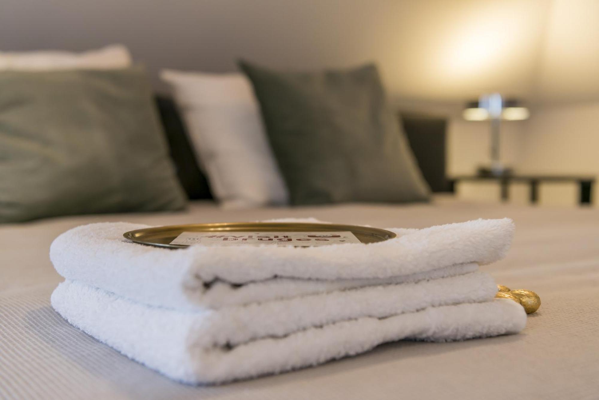 Obelisque Apartment บรูจส์ ภายนอก รูปภาพ